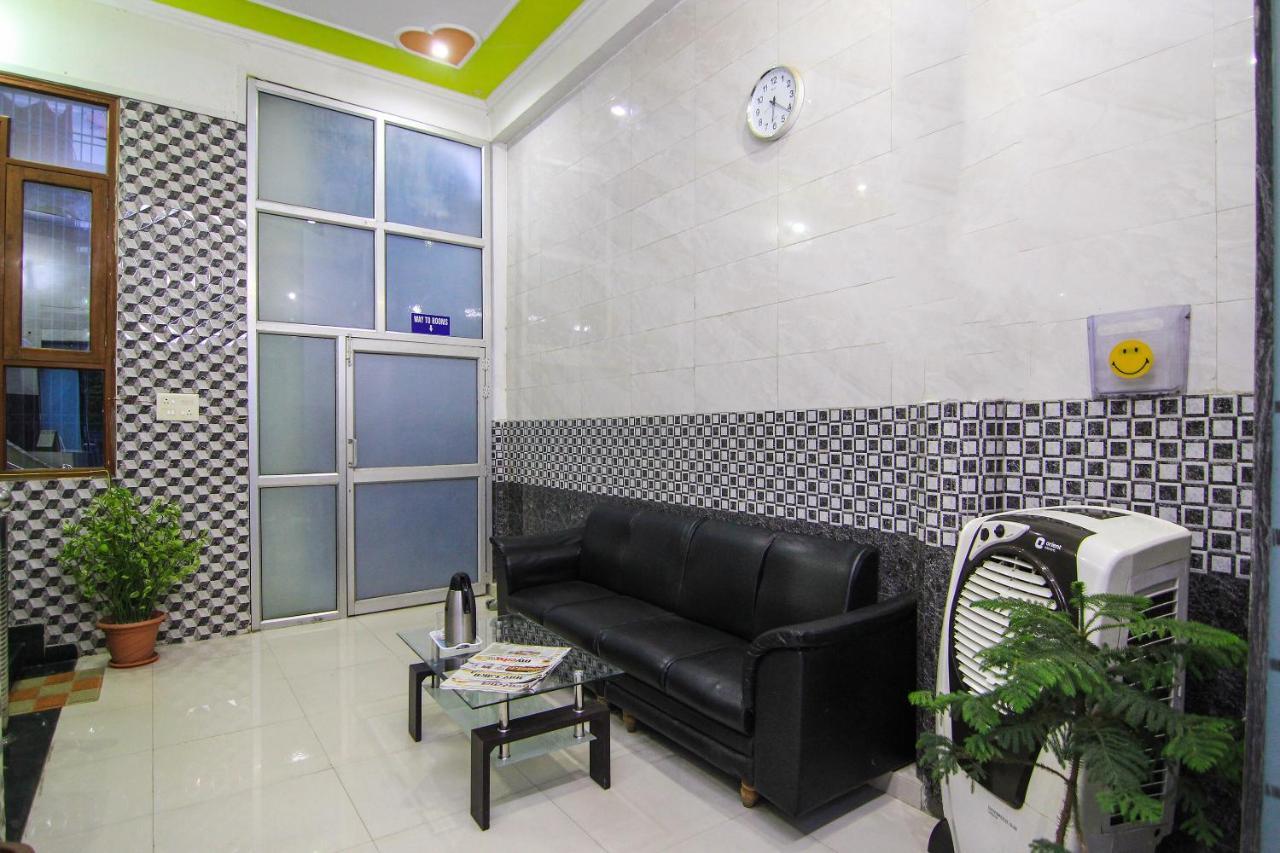 Oyo Flagship 4434 Earth Inn Lucknow Bagian luar foto