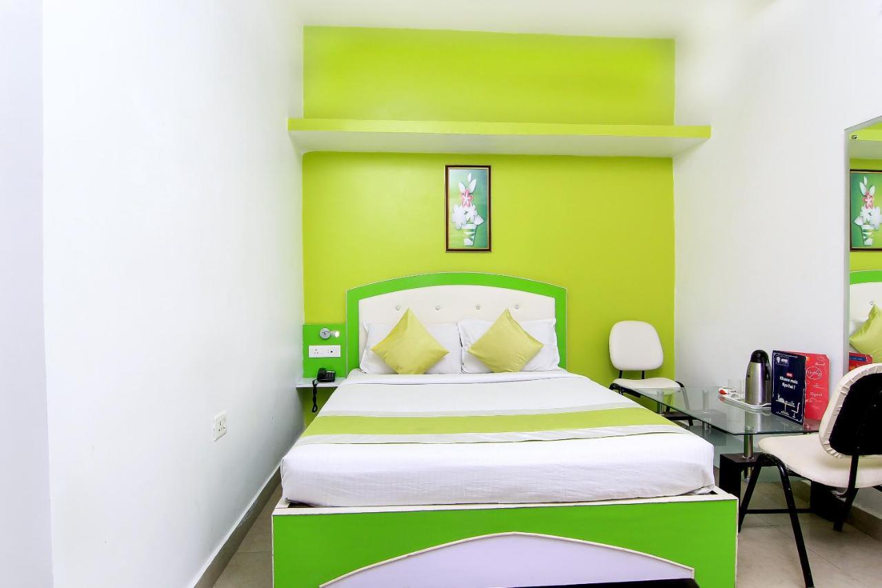 Oyo Flagship 4434 Earth Inn Lucknow Bagian luar foto