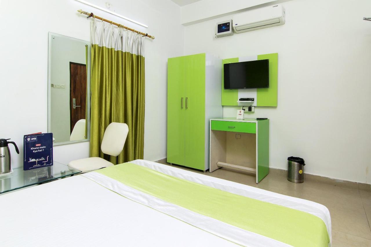 Oyo Flagship 4434 Earth Inn Lucknow Bagian luar foto